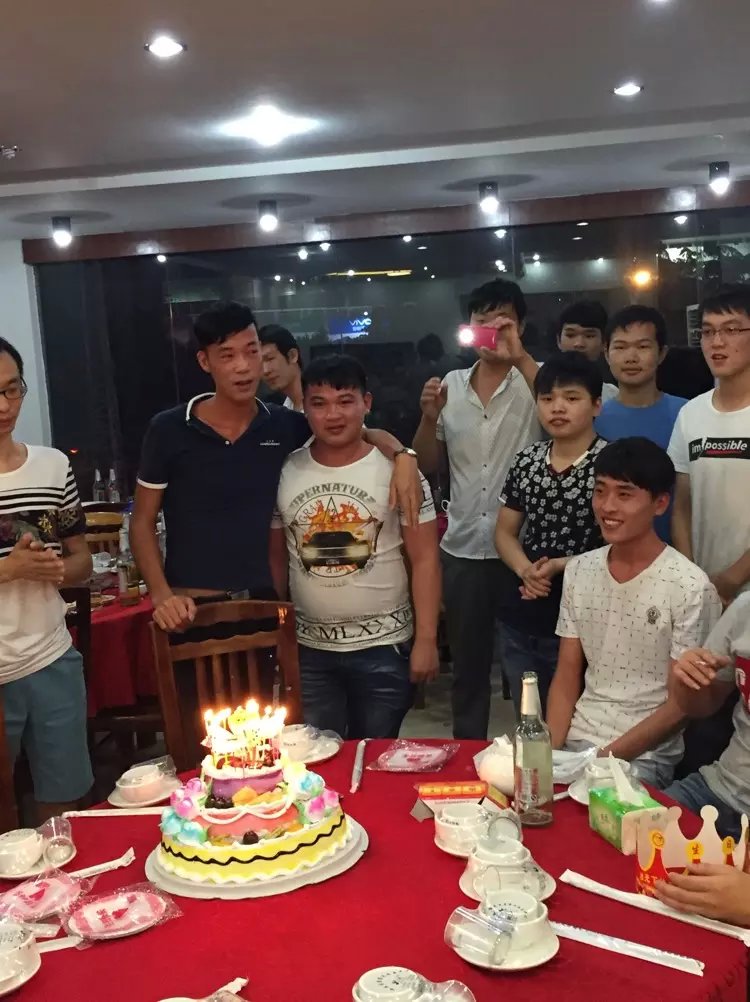 通豪觸摸顯示屏廠家生日會(huì) 通豪觸摸顯示屏廠家生日會(huì)